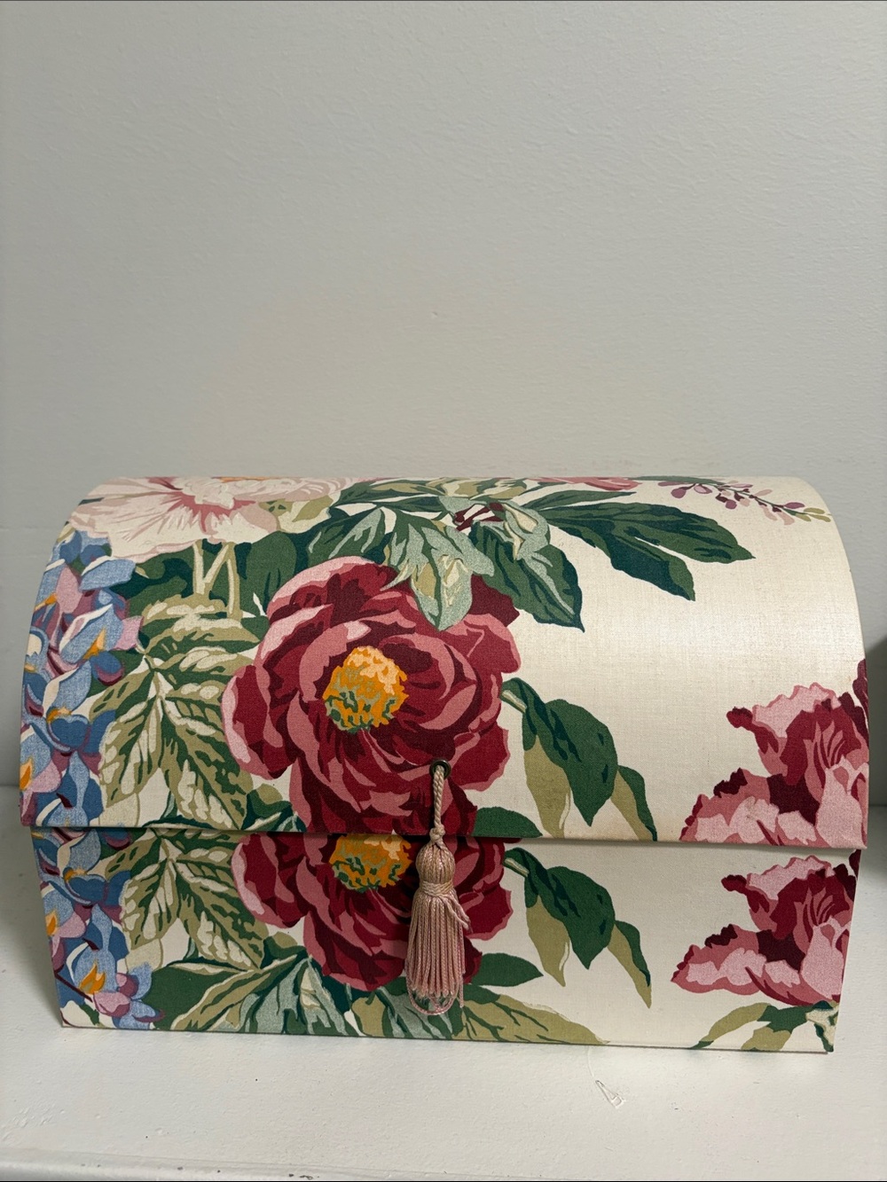 Floral Fabric Jewelry Box with Tassel - Cream, Rose, Green.Vintage from 1980